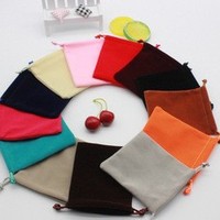 Pochette en velours personnalisable de petite taille, fabriquée en usine, pour emballer les boucles d'oreilles, les pierres précieuses, les montres, les bijoux, noir