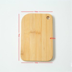 Tabla de cortar de bambú de 160x250 mm con asa para uso en la cocina - Product Image 3