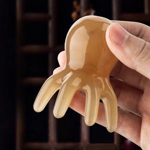 En gros, Masseur de tête en résine en forme de pieuvre pour raclage des méridiens, acupuncture du cuir chevelu, outil de thérapie corporelle et de bien-être à domicile et en spa - Product Image 3