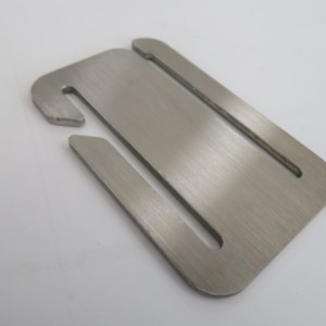 Kit de Supervivencia Multiherramienta ODM OEM para Camping - Abrebotellas, Abrelatas, Navaja de Bolsillo y Herramienta para Abrir Cerraduras del Tamaño de una Tarjeta de Crédito - Product Image 4