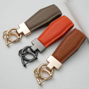 Porte-clés de voiture en cuir de veau première couche porte-clés en cuir de mode anneau pendentif en alliage lanière en cuir créative pour hommes et femmes - Product Image 2