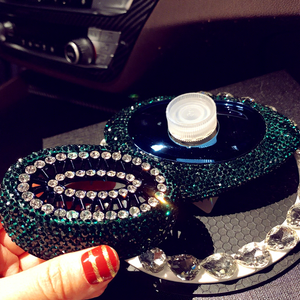 Diffuseur de parfum pour voiture en forme de M ou G, avec diamants incrustés, pour siège, aromathérapie, décoration intérieure, parfum léger, en plastique, sans électricité - Product Image 6