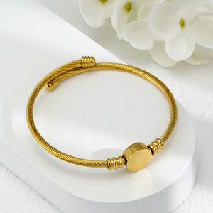 Brazaletes de Acero Inoxidable con Baño de Oro de 18K, Diseño Trenzado, Joyería Religiosa Cristiana Católica, Sin Deslustre - Product Image 3