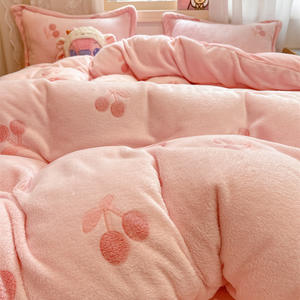 Set Copripiumino in Velluto Fiocco di Neve Ispessito, Sette Pezzi in Lana Corallo Resistente all'Acqua, Kit di Qualità in Fibra di Poliestere per Studenti - Product Image 3