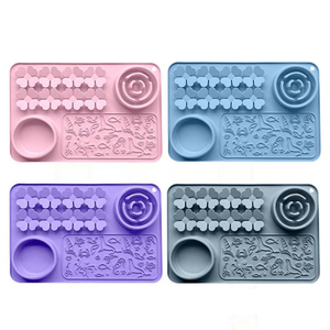 Tapis à lécher pour chien en silicone transfrontalier, anti-étouffement, à ventouse, en forme d'herbe, pour nourriture lente - Product Image 1