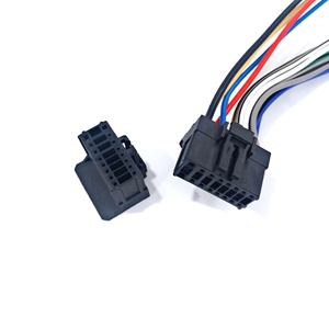 محول طاقة صوتي للسيارة مع موصل راديو 16 دبوس وحزمة أسلاك ISO - Product Image 3
