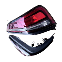 Adecuado para la luz trasera Jaguar XJL, nueva lente roja y transparente de 12V para colocar en la parte trasera del vehículo