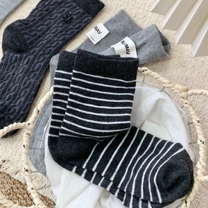 Calcetines Largos a Rayas Grises para Mujer, Estilo Coreano Elegante, para Jóvenes - Product Image 1