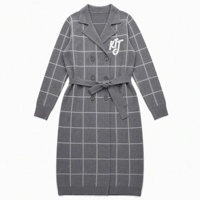 Robe-manteau en tricot pour femmes grandes tailles OEM ODM, col à revers, jacquard à carreaux, double boutonnage, longueur midi avec ceinture ajustable