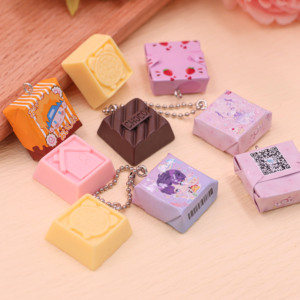 سلسلة مفاتيح شوكولاتة مخصصة بشعار مخصص، سلسلة مفاتيح شوكولاتة من الراتنج ثلاثية الأبعاد بشعار مخصص، سلسلة مفاتيح كرتونية مخصصة - Product Image 2