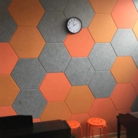 Panneau acoustique hexagonal en PET de 9 mm, multicolore, personnalisable, auto-adhésif, en polyester, absorbant le son, pour la décoration de la maison, du studio et du bureau