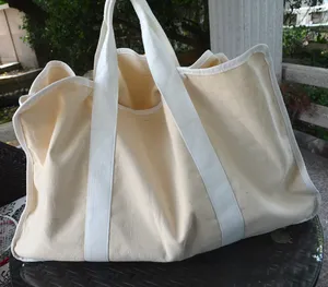 Summer vocation use cream color pipping edge canvas tote bags in large size