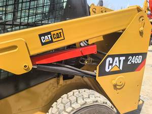 Minicargadora de Ruedas Caterpillar CAT246d Original de Japón, Usada en Excelentes Condiciones, 3 Toneladas, Motor y Caja de Cambios de 55kw - Product Image 5
