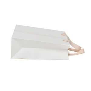 Sac en papier d'emballage en carton ivoire avec logo personnalisé, poignée, design personnalisé, petite taille, sac de transport pour bijoux, sac cadeau en papier - Product Image 3