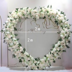 ซุ้มดอกไม้ประดิษฐ์สำหรับตกแต่งงานแต่งงาน รูปทรงหัวใจ ประดับด้วยดอกกุหลาบสีแดง ทำจากผ้าไหม - Product Image 5