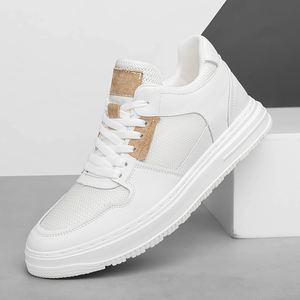 Zapatillas Blancas de Hombre de Primavera, con Aumento de Altura Invisible, Diseño Casual de Cuero con Malla, Estilo Coreano, Modernas y Versátiles - Product Image 4