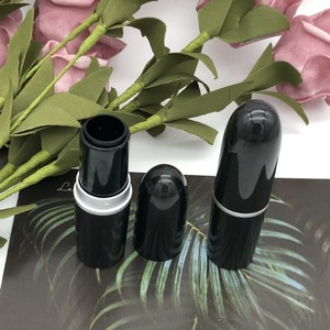 ไม่มีขั้นต่ำในการสั่งซื้อ มีสินค้าในสต็อก ขายส่ง หลอดลิปสติกพลาสติกสีดำรูปทรงกระสุน ขนาด 12.1 มม. สำหรับใส่ลิปบาล์มแบบมีลูกเล่นมุก  สามารถสลักลายได้ - Product Image 1