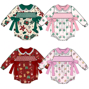 Tutina a Palloncino Natalizia da Bambina Personalizzata con Ricamo, Punto Smock, Colletto alla Peter Pan e Fiocco - Product Image 1