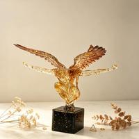 Statue en résine d'homme ailé abstrait, décoration moderne pour la maison, figurine d'ange pour la décoration de table