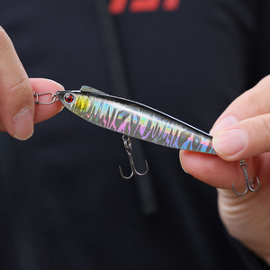 Leurre de pêche Daiwa Salamandra Sinking Pencil 7,5 cm 12 g avec hameçon pour bar et poisson mandarin - Product Image 1