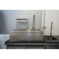 Moderner Premium-Familien-Gasgrill für den Außenbereich mit 6 Brennern, Kochfläche, klappbaren Ablagen und Schnellzündung, Außenschrank
