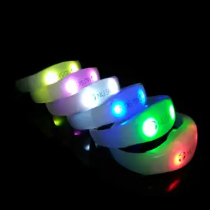 Ý tưởng sản phẩm mới 2023 Phát Sáng Led dây đeo cổ tay Silicone DMX điều khiển LED Vòng đeo tay ánh sáng