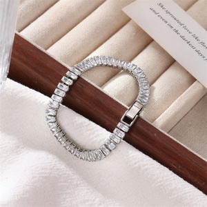 Bracelet tennis en acier inoxydable plaqué argent, chaîne rectangulaire brillante avec diamants, idéal pour un anniversaire - Vente flash - Product Image 2