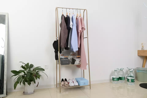 Étagères en bois modernes à 3 niveaux à la mode avec porte-vêtements en métal pour chambre à coucher salon hôtel meubles de maison - Product Image 6