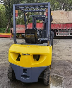 รถยกดีเซล KOMATSU TCM HELI MITSUBISHI FD2.5/3/4/5/7/10/15/16/25/30 ตัน มือสอง พร้อมเสาสามท่อน รุ่น FD30 FD50 FD70 ขาย - Product Image 4