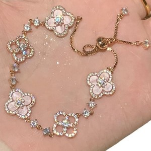 กำไลข้อมือประดับเพชรฝังแบบหรูหรา ดีไซน์ใบโคลเวอร์สี่แฉกแบบเลื่อนได้ แบรนด์ดัง กำไลข้อมือและกำไล - Product Image 5
