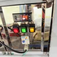 Vitrine de présentation commerciale pour crème glacée, 8 bacs, sur comptoir, fabriquée sur mesure