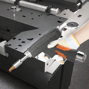 เครื่องเชื่อมเลเซอร์ไฟเบอร์แบบมือถือ 1064 นาโนเมตร สำหรับอุตสาหกรรมการผลิตและค้าปลีก หัวเชื่อมเลเซอร์ - Product Image 4