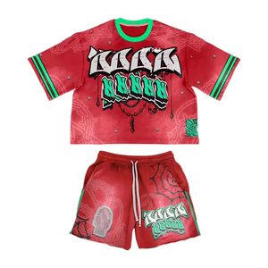 Conjunto de 2 Piezas de Verano para Hombre: Sudadera Boxy de Algodón 100% con Lavado Ácido Personalizado, Camiseta con Logo Estampado y Pantalones Cortos Desgastados por el Sol - Product Image 1