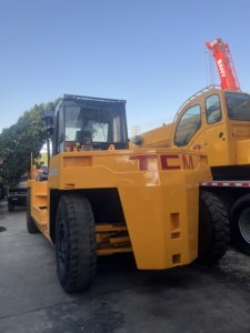 Montacargas Usado TCM FD300 Diésel Todoterreno 4X4, Mástil de Tres Etapas, Neumáticos, Distancia entre Ejes de 3200 mm, Uso en Construcción Nueva - Product Image 4