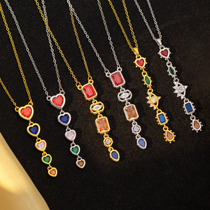Collar con colgante de cristal, brillante con un elegante estilo de diosa - Product Image 1