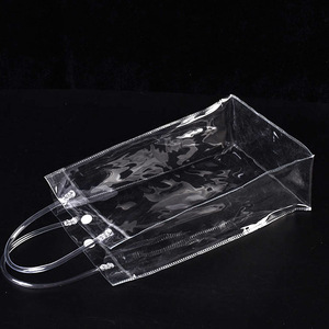 Sac fourre-tout à bière en PVC réutilisable et étanche avec logo personnalisable Sac cadeau de shopping transparent - Product Image 4
