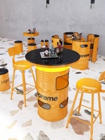 Ensemble de bar en fer rond de style industriel avec rangement, table haute et chaises pour usage commercial dans les salons KTV et les restaurants