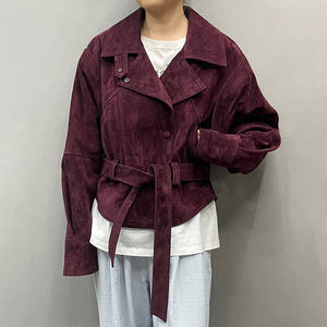 Giacca da Donna <span class=keywords><strong>in</strong></span> Vera Pelle Scamosciata 2025 Personalizzata di Alta Qualità Stile Streetwear, Cappotto Corto Scamosciato a <span class=keywords><strong>Vita</strong></span> Aderente <span class=keywords><strong>con</strong></span> <span class=keywords><strong>Cintura</strong></span> - Product Image 1