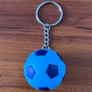 Llavero de fútbol de cuero al por mayor, ecológico, impreso en 3D, con mosquetón de goma suave y bola con impresión UV - Product Image 6