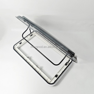 Lucernario per Camper di Alta Qualità 960x650mm, Installazione a Clip con Apertura Massima di 70 Gradi per Camper Fuoristrada - Product Image 2