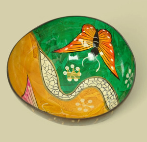 ชามเปลือกมะพร้าวเคลือบเงาทำมือ OEM ลายดอกไม้ ดีไซน์ไม่ซ้ำใคร ของขวัญแต่งงานจากเวียดนาม - Product Image 4