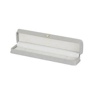 Caja de Joyería de Cuero PU Blanca de Lujo con Estampado Dorado y Logotipo Personalizado para Joyas - Product Image 2