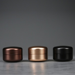 Vente en gros de pots hermétiques portables en acier inoxydable et aluminium, anti-odeur, avec logo personnalisé, pour herbes et tabac, usinage par brochage filaire EDM - Product Image 4