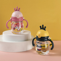 Gobelets à paille lestés Crown Baby pour bébés, cadeau idéal, biberon en plastique pour tout-petits et enfants