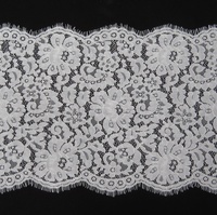 Dentelle Chantilly de haute qualité pour vêtements, 32 cm de large, avec cordon LT2018B