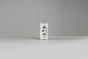Enchufe de Pared Tipo N 16A para Brasil, Sudamérica, de Tamaño Pequeño, con Certificación CE, Clasificación IP21 - Product Image 2