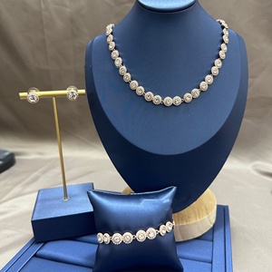 Set di Gioielli di Lusso Serie Angel di Zhixuan con Zirconi Rotondi, Include Collana, Bracciale e <span class=keywords><strong>Orecchini</strong></span> con Scatola, Ideale per Feste - Product Image 6