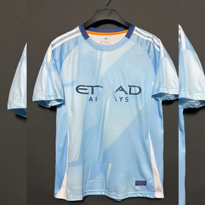 เสื้อยืดกีฬา LOKLOK คุณภาพสูงสำหรับทุกเพศ พร้อมกางเกงขาสั้น แห้งเร็ว ระบายอากาศ ป้องกันแบคทีเรีย เหมาะสำหรับฟิตเนสและฟุตบอล แขนสั้น 100% - Product Image 1