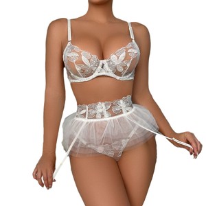 2025 en Stock Populaire Femmes Sexy Trois Pièces Intimates Brodé Soutien-Gorge Jarretière Petite Jupe pour le Commerce Extérieur - Product Image 5