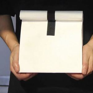 Sacs en papier blancs de luxe personnalisés avec logo imprimé en gros pour le commerce de détail et les cadeaux - Product Image 5